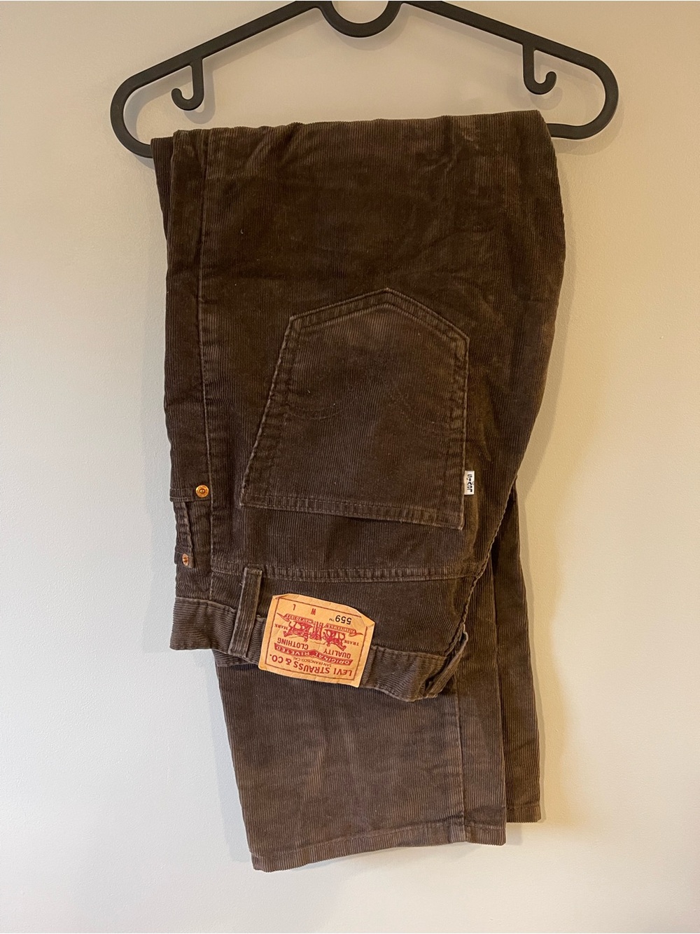 559 Brown Levi’s Corduroy Pants